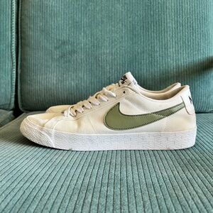 Nike SB Blazer Low Canvas / Size 10